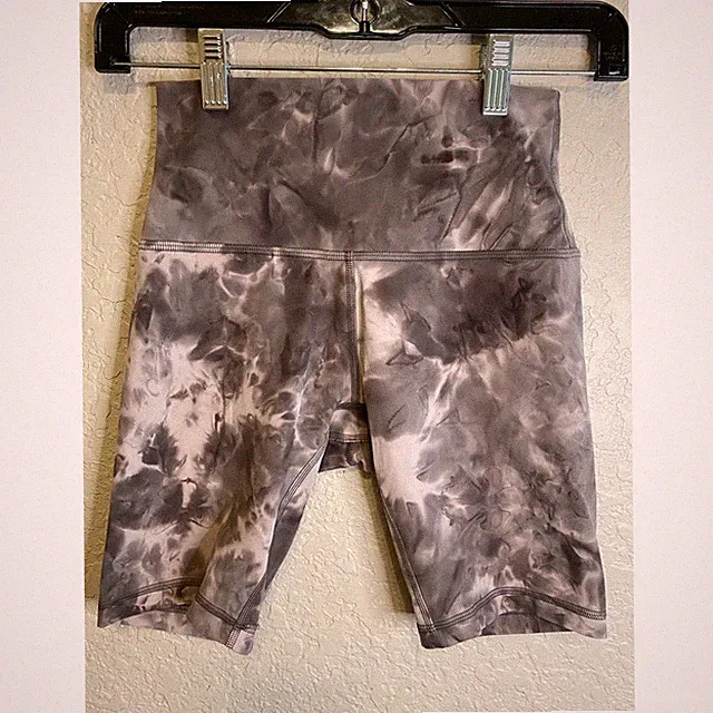Lululemon Align High Waist Biker Shorts Size 4